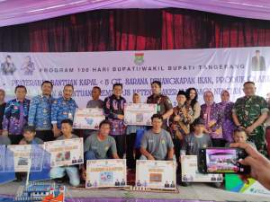 Tingkatkan Hasil Tangkap dan Taraf Hidup, Pemkab Tangerang Serahkan Bantuan