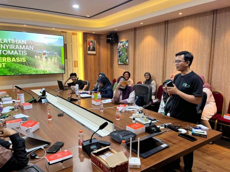 Digitalisasi Pertanian Perkotaan, DKP Kota Tangerang Gelar Pelatihan Penyiraman Otomatis Berbasis IoT ke KWT
