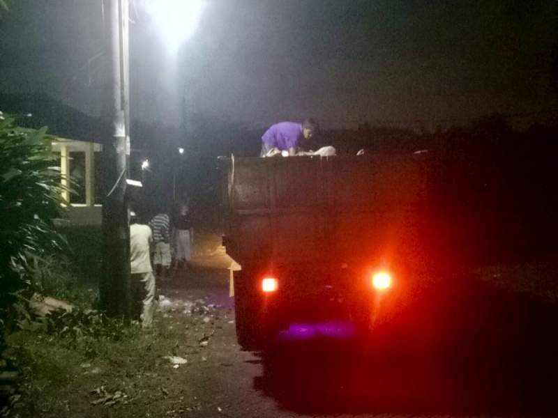Setelah Ada Informasi dari warga, Respons Cepat DLHK&nbsp; Kabupaten Tangerang Angkut Sampah Di Perum PWS&nbsp;