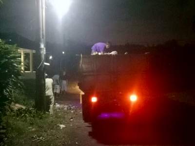 Setelah Ada Informasi dari warga, Respons Cepat DLHK&nbsp; Kabupaten Tangerang Angkut Sampah Di Perum PWS&nbsp;