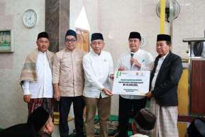 Bupati Tangerang Jumling Sambangi Warga Kadusirung Pagedangan