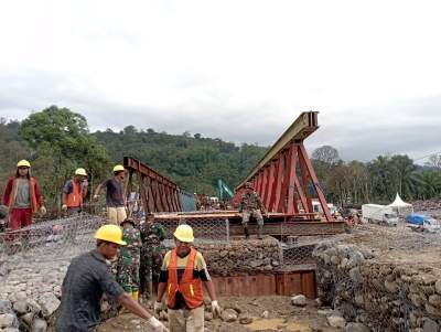 Dandim 0212/Tapsel Dampingi Danrem 023/KS Tinjau Percepatan Pembangunan Jembatan Bailey