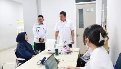 Kunjungi Puskesmas Binong dan Puskesmas Kelapa Dua, Bupati Tangerang Cek Kebersihan dan Layanan Kesehatan