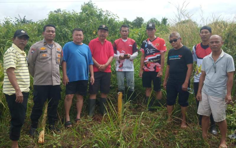 Warga Adiyasa Bingung, TPU Penuh Sampai Ada Yang Di Makamkan Pinggir Parit