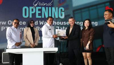 Bupati Tangerang Resmikan Kantor Usaha Alat Berat