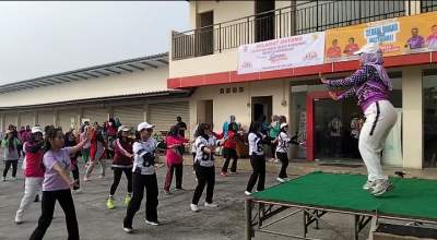 Bentuk sinergitas pemkab Senam perdana di Jum'at berkah Kembalikan Kejayaan Pasar Cisoka