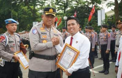 Kapolres Berikan Penghargaan Respon Cepat Dan Tanggap Anggota Polsek Cisoka
