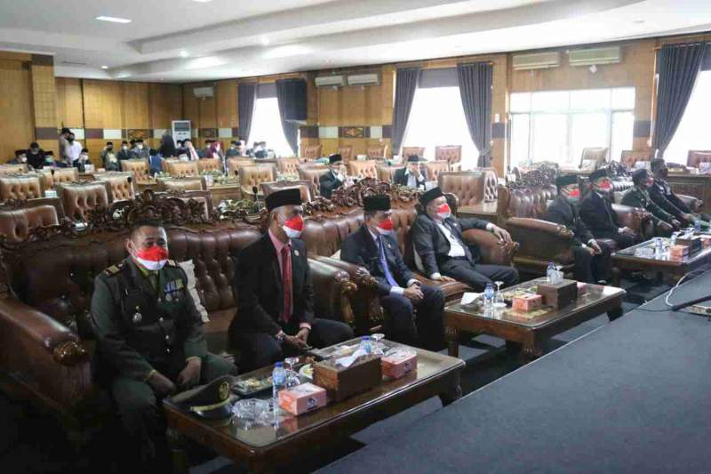 Plh Bupati Bersama Unsur Forkopimda OKU Mengikuti Pidato Kenegaraan Presiden RI Joko Widodo