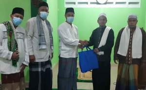 Ketua RW 06 Kelurahan Tigaraksa Abdul Munir, Silaturahmi Bersama Warganya Lewat Trawih Keliling