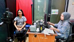Pekerja dan Pelajar Terbantu, Kecamatan Pasar Kemis Buka Layanan Adminduk hingga Malam