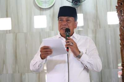 Bupati Tangerang Laksanakan Jumat Keliling dan Serahkan Bantuan di Masjid Jami Nurul Amal Panongan