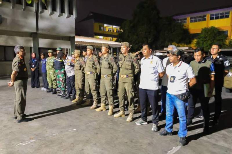 Satpol PP Kota Tangerang Bersama TNI-Polri Gelar Patroli Gabungan, Tertibkan Miras dan Pelanggaran Perda