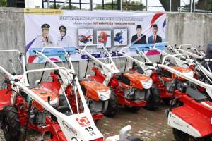 Pemkab Tangerang Serahkan 37 Unit Alsintan untuk Dorong Produktivitas dan Kesejahteraan Petani