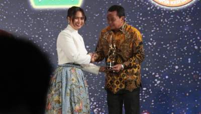 Pemkab Tangerang Terima Penghargaan Kategori Daerah Peduli Inovasi Ekonomi Kreatif dari Kompas TV