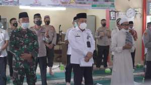 Sekda OKU Bersama Kapolda Sumsel Hadiri Acara Mujahad Kubro Doa Bersama di Masjid An Nafii