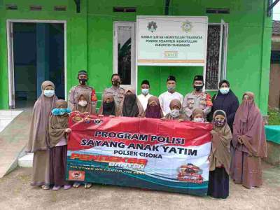 Polisi Sayang Anak Yatim, Polsek Cisoka Sambangi Ponpes Rumah Qur&rsquo;an Hidayutallah