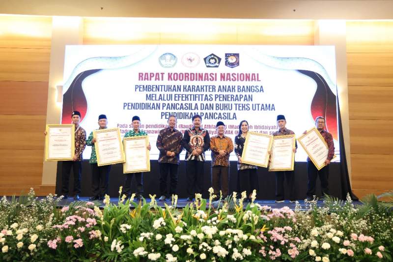 Ketua AGPPI, Unro Al-Juhri, Raih Penghargaan dari BPIP atas Dedikasi Pendidikan Pancasila