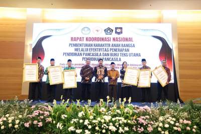 Ketua AGPPI, Unro Al-Juhri, Raih Penghargaan dari BPIP atas Dedikasi Pendidikan Pancasila