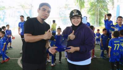 Wabup Intan Dorong Orang Tua Terapkan Pola Parenting Yang Baik Dan Menyenangkan Bagi Anak