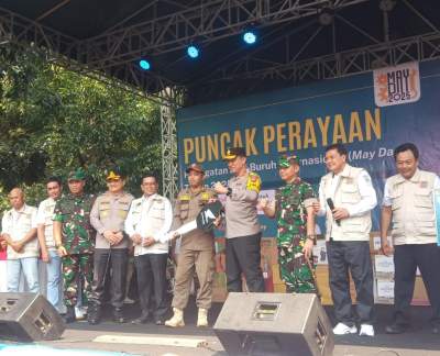 Gubernur Banten Andra Soni Angkat Langsung Petugas Satpol PP