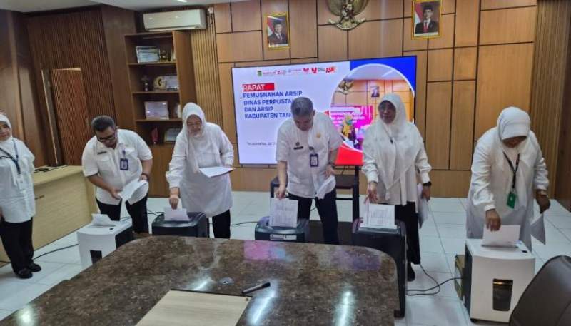 Tingkatkan Tata Kelola Kearsipan, Disperpusip Kabupaten Tangerang Musnahkan Ratusan Arsip Inaktif
