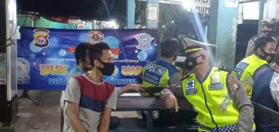 Foto : Gelar "Yuk Ngopi Wae" Ditlantas Polda Banten, sampaikan Himbauan Pada Masyarakat