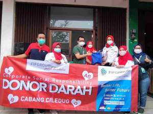 Peduli Kesehatan, FIFGROUP Cabang Ciledug Gandeng Komunitas Bundo Kanduang Gelar Donor Darah