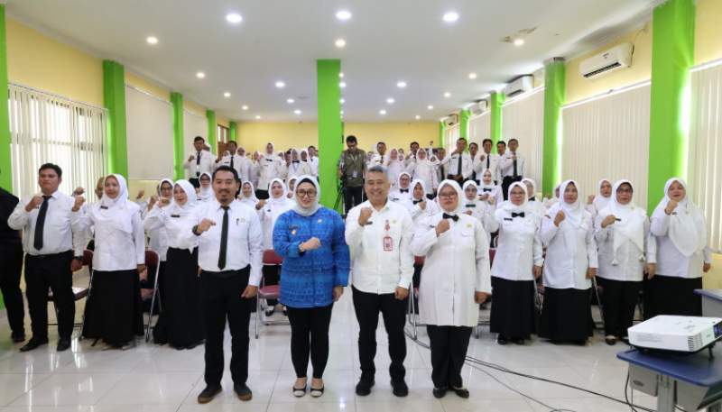 Wabup Intan Tutup Kegiatan Pengembangan Kompetensi Pelatihan Penatausahaan Dana BOS