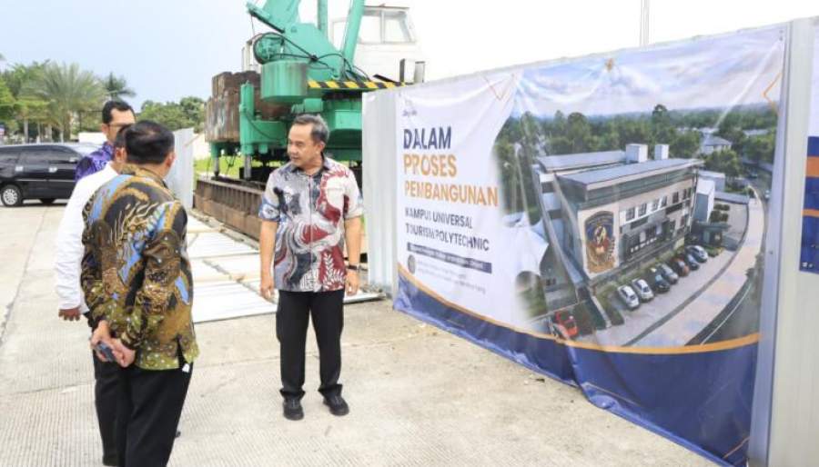 Kepala LLDIKTI Wilayah IV Tinjau Kesiapan Kampus UNITOP dan Polytechnic Volunteer di Kabupaten Tangerang