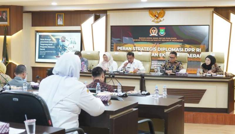 Bupati Maesyal Beberkan Strategi Pembangunan Tangerang Saat Terima Kunjungan BKSAP DPR RI