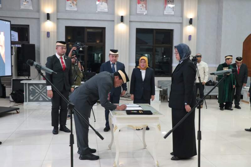 Lantik 15 Pimpinan Tinggi Pratama, Bupati Tangerang Tekankan Integritas dan Profesionalisme ASN