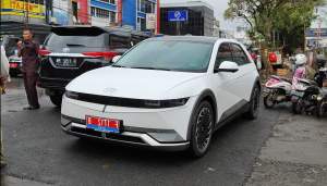Walikota Bogor Mengklaim Mobil Listrik Lebih Irit, Begini Ceritanya