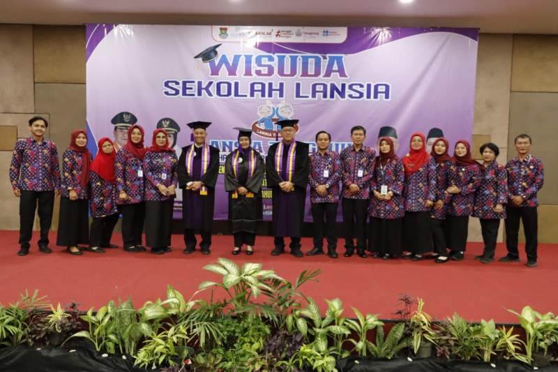Wisuda Sekolah Lansia Kabupaten Tangerang 2025, Bukti Usia Bukan Batas untuk Belajar