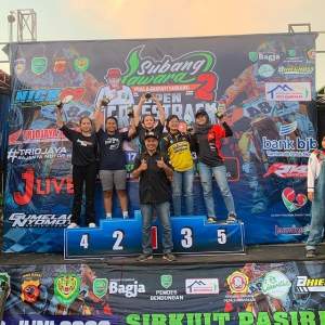 Neng Wiwit Asal Kabupaten Tangerang Juara Satu Grasstrack Bupati Subang Cup 2023