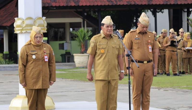 Bupati Tangerang Serahkan 28 Mobil Ambulans Puskesmas Keliling untuk Kelurahan