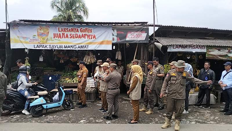 Hari Kedua Penataan EX-TPPS Cisoka, Satpol PP dan Muspika Imbau PKL Segera Masuk Pasar