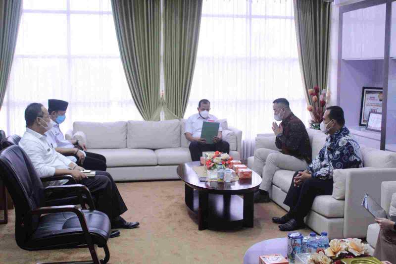 PLH Bupati OKU Terima Audiensi Manajemen Aplikasi Ruangguru Regional Sumsel Babel