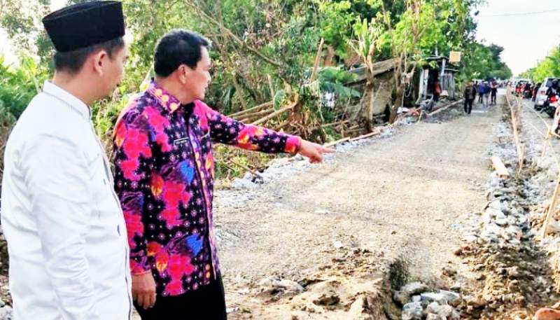 Semarak Milad ke-19 Gunung Kaler, Bupati Pastikan Perbaikan Jalan Berkualitas