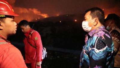 Bupati Maesyal Pimpin Langsung Penanganan Darurat Kebakaran TPA Jatiwaringin dan Evakuasi Warga