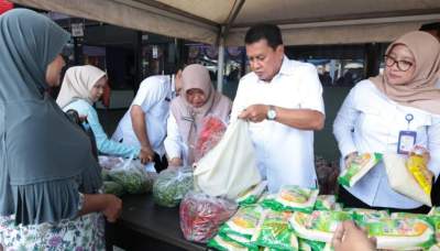 Perkuat Pengendalian Inflasi, Bupati Tangerang Buka Warteksi Gemilang Jual Sembako di Bawah Harga Pasar