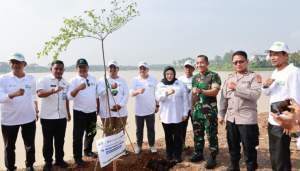Buka Acara Penanaman 1000 Pohon di Situ Cihuni, Wabup Intan Harap RTH Semakin Meningkat