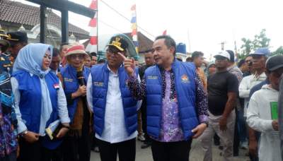 Sekda Dampingi Gubernur Banten Dialog Dengan Nelayan Kronjo