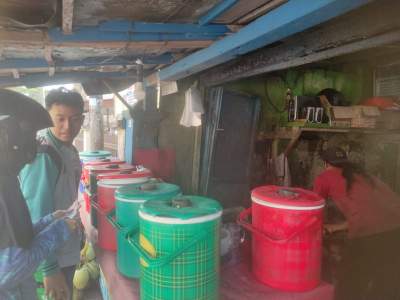 Es Kelapa Muda Kang Gondrong: Pelepas Dahaga di Rangkasbitung