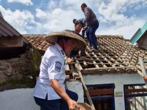Bupati Tangerang Bantu Renovasi dan Gotong Royong Bersama Renovasi Rumah Tidak Layak Huni Warga Kayu Bongkok