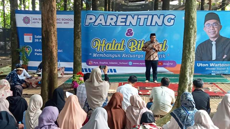 Parenting &amp; Halal Bihalal ASIS, Empati Jadi Kunci Pendidikan Anak di Era Digital