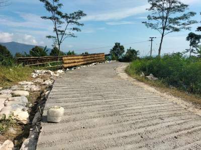 Pemdes Lebaksitu Rampungkan Pembangunan Jalan Rabat Beton, Warga Sambut Antusias