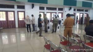 Satbrimob Polda dan TNI Amankan Rapat Pleno Pemilu 2019 di Kabupaten Tangerang