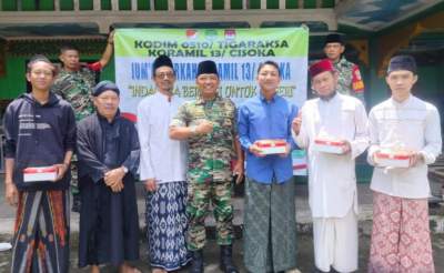 Jum'at Berkah Koramil 13/Cisoka Berbagi Makanan Gratis