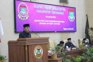 Wabup Tangerang Sampaikan Jawaban Bupati Atas Pemandangan Umum Fraksi-fraksi DPRD Kabupaten Tangerang Terhadap LKPJ 2020