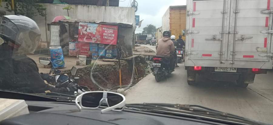 Kondisi Lalu Lintas Proyek Underpass Bitung Memburuk, Tidak Ada Penertiban
